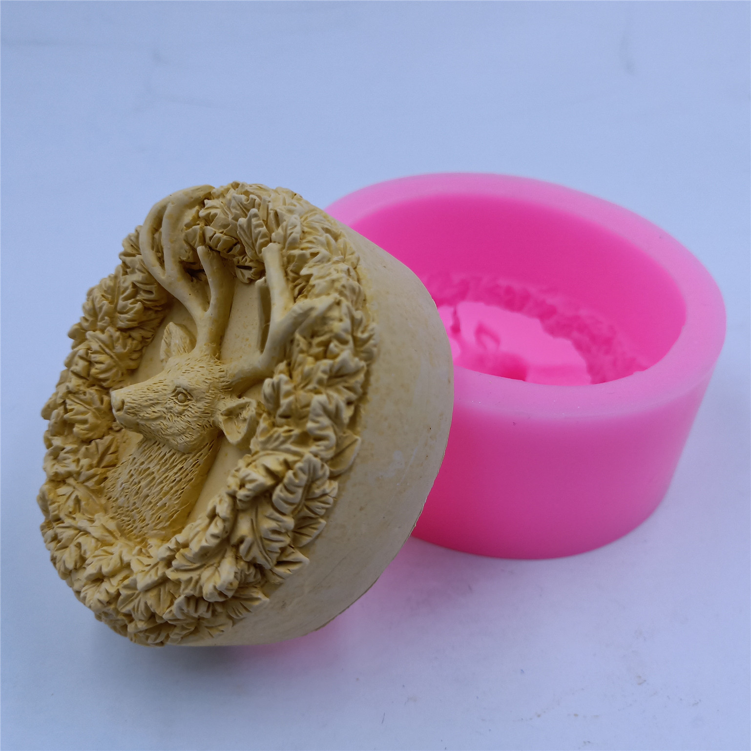 الغزلان تصميم الصابون قالب من  - مراجعة Soap Making Guide For Beginners وسعره