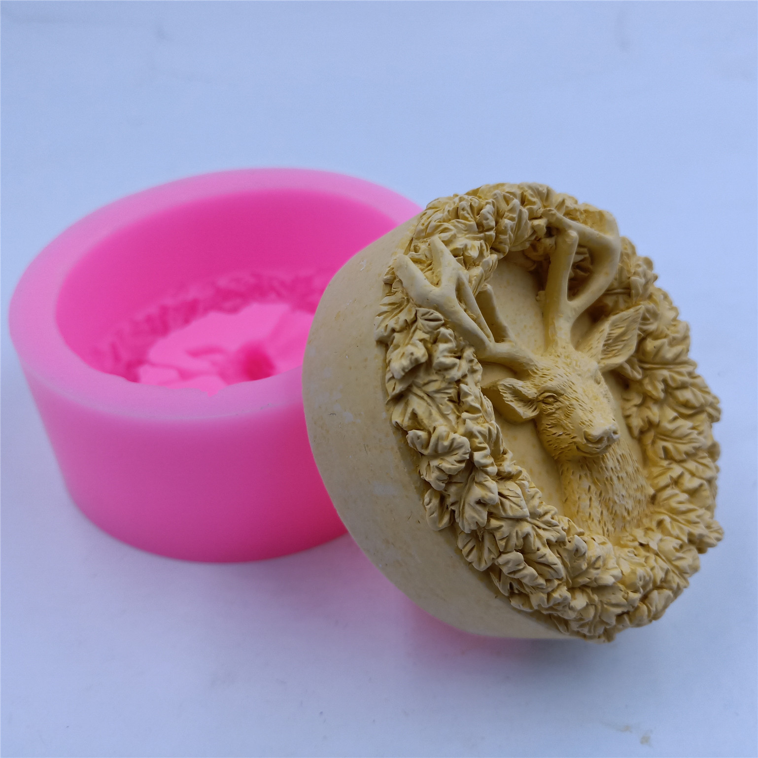 الغزلان تصميم الصابون قالب من  - مراجعة Soap Making Guide For Beginners وسعره